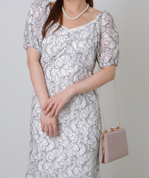 Lace Ladies(レースレディース)の「チェーン付き 2WAY スクエア がま口 ハンドバッグ(クラッチバッグ・レディース・シルバー/ベージュ・FREE)」の9枚目の写真