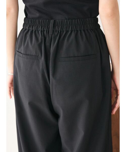 CRAFT STANDARD BOUTIQUE（クラフトスタンダードブティック）の「ポリトロイージーパンツ（その他パンツ・レディース・グレイッシュベージュ/ブラック/モカ・L/M）」の13枚目の写真