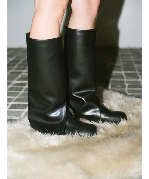 un/neu（アンノイ）の「フラットカバーロングブーツ（ブーツ・レディース・ブラック・LARGE/MEDIUM/SMALL）」の7枚目の写真