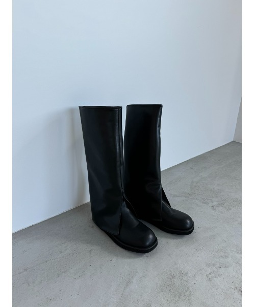 un/neu（アンノイ）の「フラットカバーロングブーツ（ブーツ・レディース・ブラック・LARGE/MEDIUM/SMALL）」の2枚目の写真