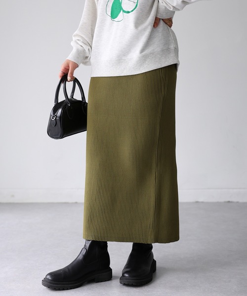 Riberry（リベリー）の「バックスリットニットタイトスカート（スカート・レディース・ブラック/チャコールグレー/アイボリー/ブラウン/カーキ・FREE）」の9枚目の写真