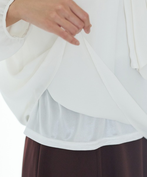 Honeys(ハニーズ)の「アクセ付ボウタイブラウス(シャツ/ブラウス・レディース・アイボリー/ブルーグリーン/ネイビー/ワインレッド/ブラウン・S/M/L/LL/3L)」の7枚目の写真