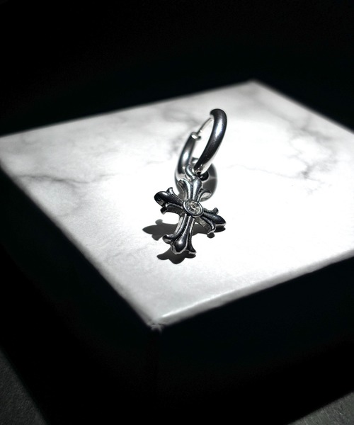 1004ST（イチマルマルヨンエスティ―）の「【1004ST】VIP クロス ピアス (MA)（ピアス（両耳用）・レディース・シルバー/ゴールド・FREE）」の3枚目の写真