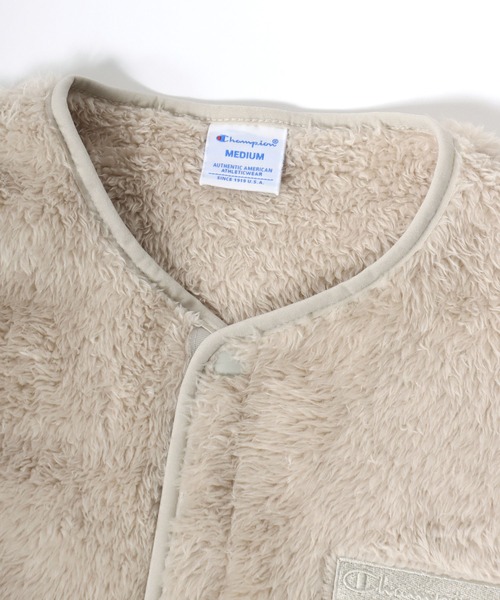 Champion(チャンピオン)の「Champion(チャンピオン)ワンポイントロゴ刺繍シェルパフリースノーカラージャケット レディース/ボアブルゾン(ノーカラージャケット・レディース・ブラック/グレイッシュベージュ・L/M)」の15枚目の写真
