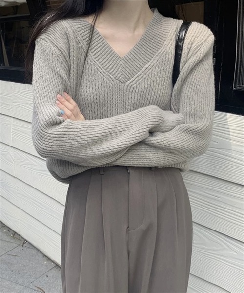 FREE STYLISTS(フリー スタイリスト)の「Vネックニット プルオーバー(ニット/セーター・レディース・ホワイト/チャコールグレー/グレー/モカ・FREE)」の3枚目の写真