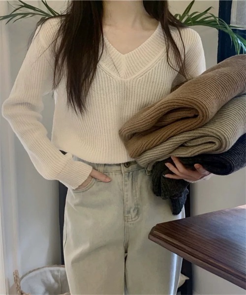 FREE STYLISTS(フリー スタイリスト)の「Vネックニット プルオーバー(ニット/セーター・レディース・ホワイト/チャコールグレー/グレー/モカ・FREE)」の10枚目の写真