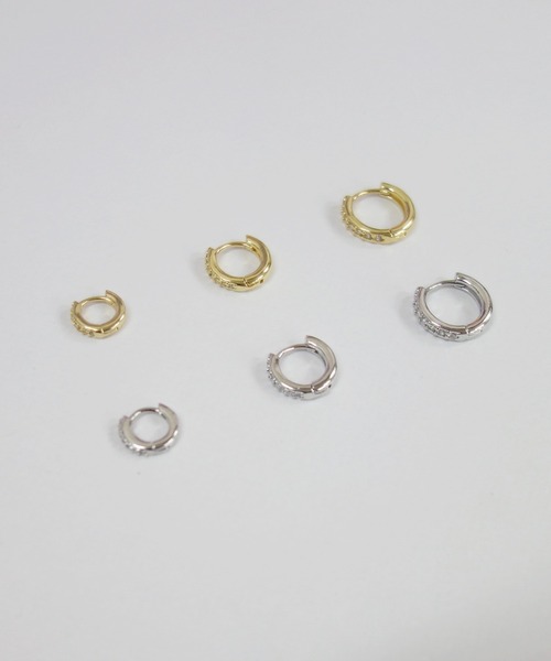 B.I.D.(ビーアイディー)の「《Bz》シンプルラインストーンリングミニフープピアス/ペア(RZ)(ピアス(両耳用)・レディース・ゴールド/シルバー・10/6/8)」の3枚目の写真