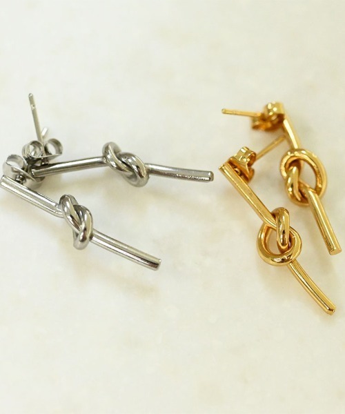 sowi（ソーイ）の「サージカルステンレス　Knot　ピアス（ピアス（両耳用）・レディース・ゴールド/シルバー・ﾌﾘ-）」の3枚目の写真