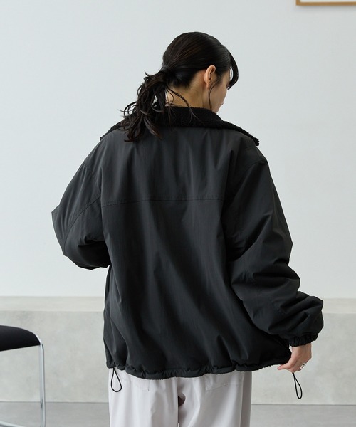 MONO-MART(モノマート)の「2WAYリバーシブル ナイロン×ボアドロストスタンドブルゾン(ブルゾン・レディース・ダークブラウン/アイボリー/ブラック/ダークネイビー・L/M)」の10枚目の写真