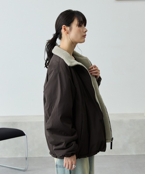 MONO-MART(モノマート)の「2WAYリバーシブル ナイロン×ボアドロストスタンドブルゾン(ブルゾン・レディース・ダークブラウン/アイボリー/ブラック/ダークネイビー・L/M)」の20枚目の写真