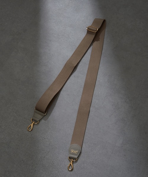 YOUNG&OLSEN The DRYGOODS STORE（ヤングアンドオルセン）の「【YOUNG&OLSEN】Y&O SHOULDER STRAP（ショルダーバッグ・レディース・ブラック/ナチュラル/グレイッシュベージュ/オリーブ・FREE）」の4枚目の写真