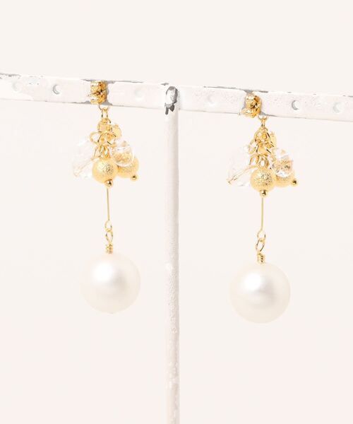 VIBGYOR（ヴィブジョー）の「【hiro】ホワイト ピアス(MA)（ピアス（両耳用）・レディース・ゴールド・FREE）」の2枚目の写真