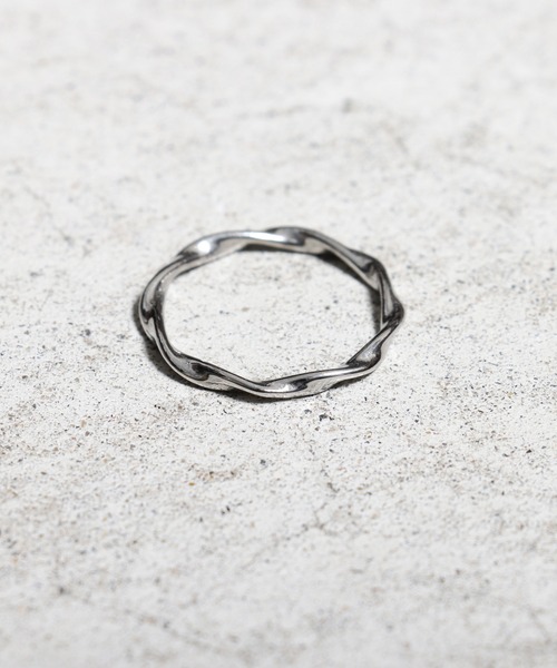 ANCHOR(アンカー)の「wave サージカル リング 2mm ステンレス シルバー(リング・メンズ・シルバー・11号/13号/15号/17号)」の1枚目の写真