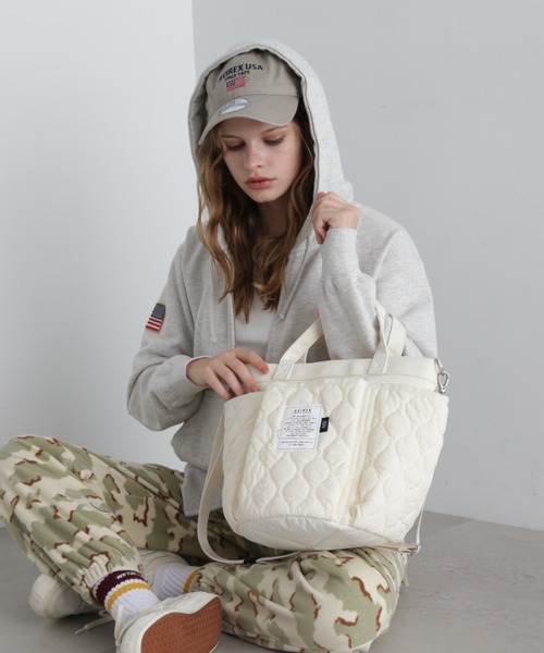 AVIREX(アヴィレックス)の「《限定》QUILTING GARDENING TOTE BAG/キルティングガーデニングトートバッグ(トートバッグ・レディース・ブラック/オフホワイト/オリーブ/ブラック系その他/グリーン系その他・F)」の9枚目の写真