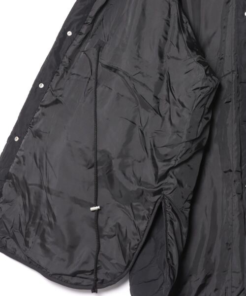 PREFERIR(プレフェリール)の「キルティング フードロングコート(ダウンジャケット/コート・レディース・オフホワイト/ブラック・MEDIUM)」の8枚目の写真