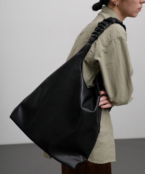 select MOCA（セレクトモカ）の「ギャザーハンドルトートバッグ（トートバッグ・レディース・ブラック/アイボリー・FREE）」の2枚目の写真