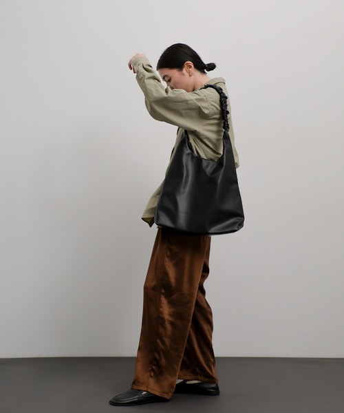 select MOCA（セレクトモカ）の「ギャザーハンドルトートバッグ（トートバッグ・レディース・ブラック/アイボリー・FREE）」の18枚目の写真