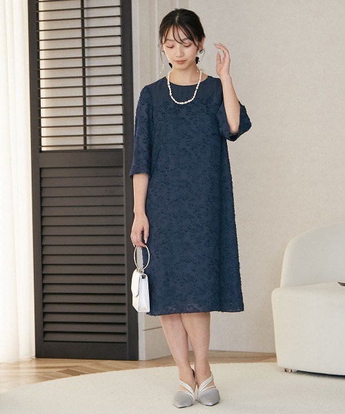 nissen(ニッセン)の「カットジャガードワンピースドレス(ドレス・レディース・ネイビー/ブラック・S/5L/4L/3L/LL/L/M)」の4枚目の写真