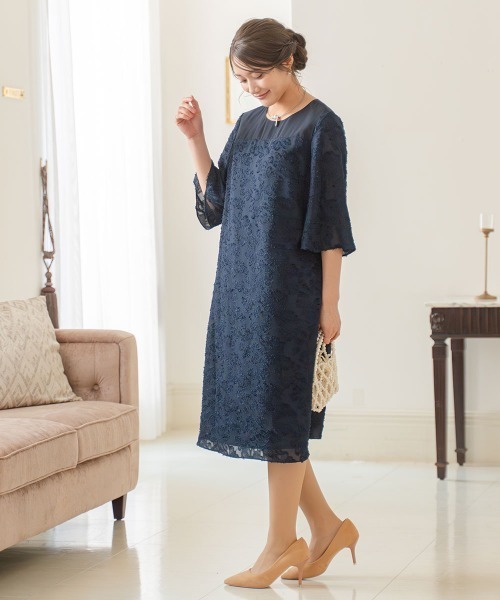 nissen(ニッセン)の「カットジャガードワンピースドレス(ドレス・レディース・ネイビー/ブラック・S/5L/4L/3L/LL/L/M)」の18枚目の写真