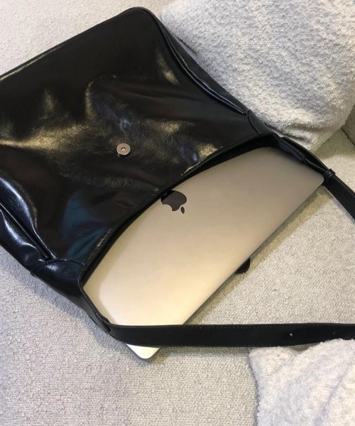 mebole（メボレ）の「レトロシーリングボタントート（ショルダーバッグ・レディース・ダークブラウン/ブラック・FREE）」の8枚目の写真