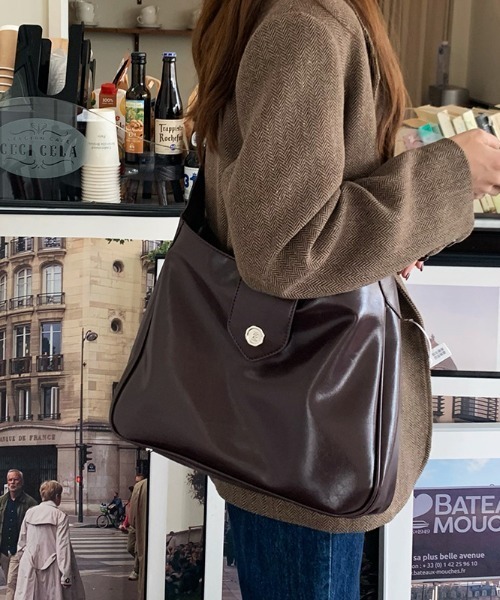 mebole（メボレ）の「レトロシーリングボタントート（ショルダーバッグ・レディース・ダークブラウン/ブラック・FREE）」の11枚目の写真