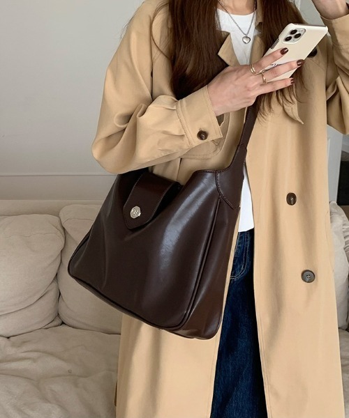 mebole（メボレ）の「レトロシーリングボタントート（ショルダーバッグ・レディース・ダークブラウン/ブラック・FREE）」の12枚目の写真