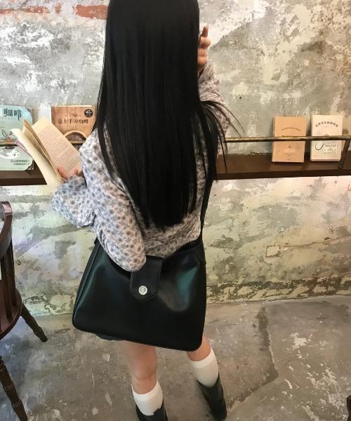 mebole（メボレ）の「レトロシーリングボタントート（ショルダーバッグ・レディース・ダークブラウン/ブラック・FREE）」の20枚目の写真