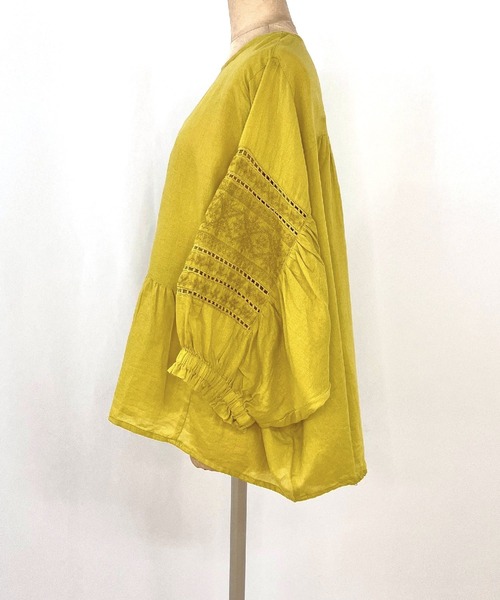 Q（キュー）の「モスコットンエンブロイダリーブラウス（シャツ/ブラウス・レディース・マスタード/ブラック・MEDIUM）」の4枚目の写真