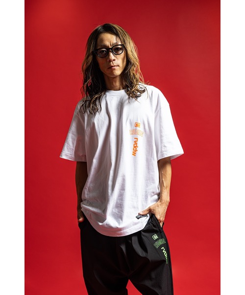 RUDIE'S（ルーディーズ）の「RUDIE’S x rvddw 2025 COTTON TEE（Tシャツ/カットソー・メンズ・ブルー系その他/ブラック×グリーン/ホワイト・XXL/XL/L）」の2枚目の写真