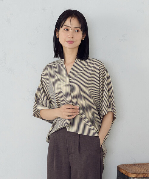 COMME CA ISM(コムサイズム)の「スキッパー Tブラウス(シャツ/ブラウス・レディース・ネイビー/ホワイト/ベージュ×ブラック/ホワイト×ネイビー・FREE)」の22枚目の写真