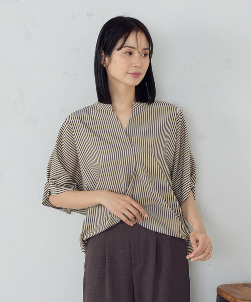 COMME CA ISM（コムサイズム）の「スキッパー Tブラウス（シャツ/ブラウス・レディース・ネイビー/ホワイト/ベージュ×ブラック/ホワイト×ネイビー・FREE）」の22枚目の写真