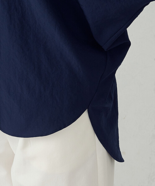 COMME CA ISM（コムサイズム）の「スキッパー Tブラウス（シャツ/ブラウス・レディース・ネイビー/ホワイト/ベージュ×ブラック/ホワイト×ネイビー・FREE）」の9枚目の写真