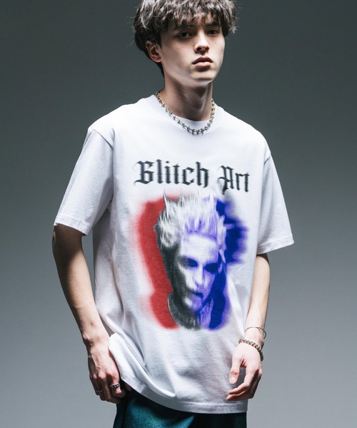 Rocky Monroe(ロッキーモンロー)の「オーバーサイズ グリッチアートグラフィックロゴプリントクールネック半袖Tシャツ(Tシャツ/カットソー・メンズ・ホワイト/ブラック・XXL/XL/L/M)」の3枚目の写真
