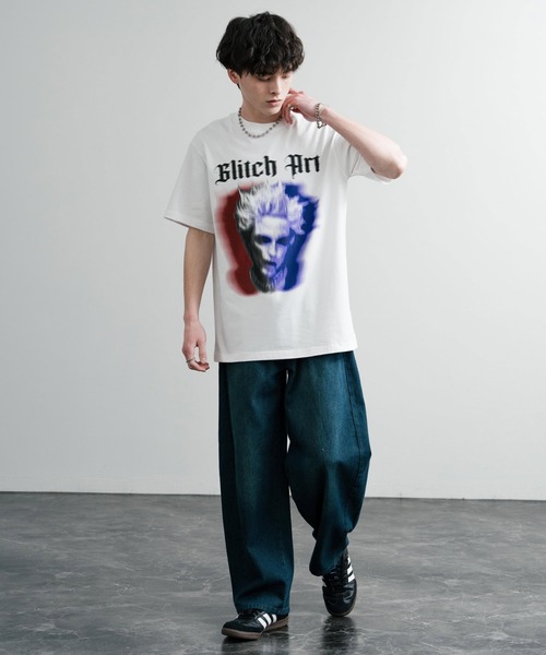 Rocky Monroe(ロッキーモンロー)の「オーバーサイズ グリッチアートグラフィックロゴプリントクールネック半袖Tシャツ(Tシャツ/カットソー・メンズ・ホワイト/ブラック・XXL/XL/L/M)」の5枚目の写真