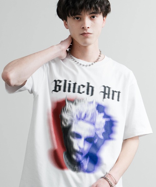 Rocky Monroe(ロッキーモンロー)の「オーバーサイズ グリッチアートグラフィックロゴプリントクールネック半袖Tシャツ(Tシャツ/カットソー・メンズ・ホワイト/ブラック・XXL/XL/L/M)」の6枚目の写真