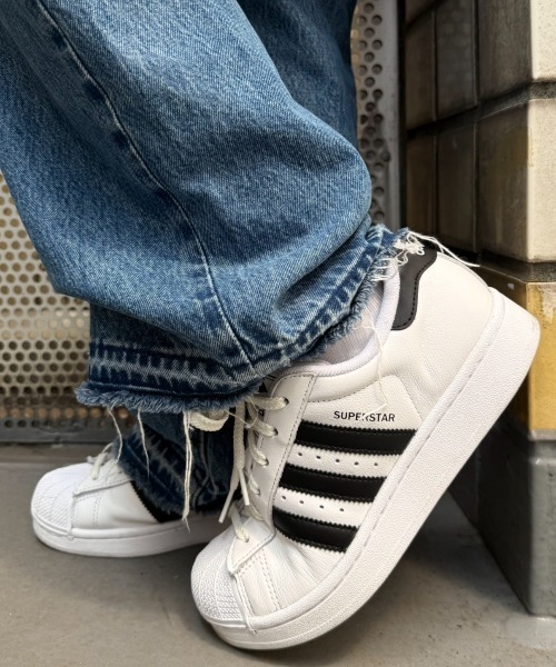 adidas(アディダス)の「SUPERSTAR II IH8659(スニーカー・メンズ・ホワイト・22.5cm/23.0cm/23.5cm/24.0cm/24.5cm/25.0cm/25.5cm/26.0cm/26.5cm/27.0cm/27.5cm/28.0cm/28.5cm/29.0cm/30.0cm/22.0cm)」の3枚目の写真