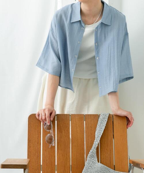 ITEMS URBANRESEARCH(アイテムズ アーバンリサーチ)の「ドットボタンシアーシャツ(シャツ/ブラウス・レディース・オフホワイト/ブルー/ブラック・FREE)」の1枚目の写真