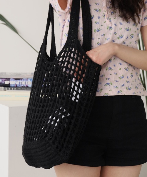 ROOPTOKYO(ループトウキョウ)の「かぎ編み ショルダーバッグ(ショルダーバッグ・レディース・ブラック/ホワイト/ベージュ/キャメル/グリーン/レッド・FREE)」の2枚目の写真