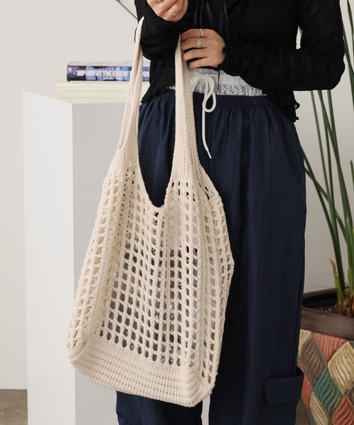 ROOPTOKYO(ループトウキョウ)の「かぎ編み ショルダーバッグ(ショルダーバッグ・レディース・ブラック/ホワイト/ベージュ/キャメル/グリーン/レッド・FREE)」の8枚目の写真