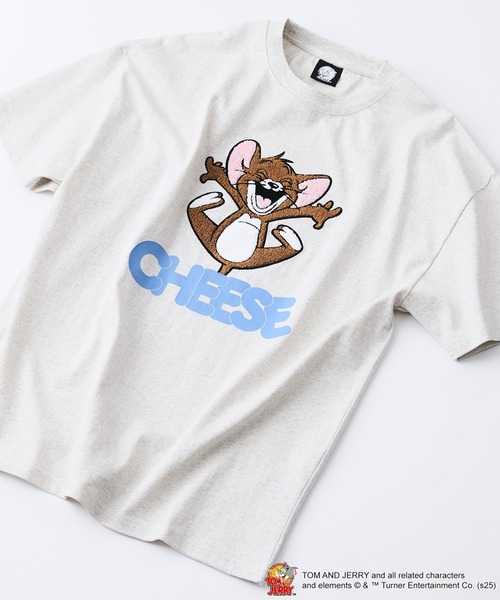 Tom&Jerry(トムアンドジェリー)の「【TOM AND JERRY/トムとジェリー】オリジナルデザインTシャツ ジェリー タフィー ドロップショルダー ビッグシルエット ユニセックス(Tシャツ/カットソー・メンズ・ベージュ系その他/ベージュ系その他2/ホワイト系その他3/パープル系その他3/ホワイト系その他2/ブルー系その他/ベージュ系その他5/ホワイト系その他4/パープル系その他5/ブラック系その他4/ブルー系その他7/ホワイト系その他7/ベージュ系その他6/ブラック系その他6・SMALL/LARGE/MEDIUM/X-LARGE)」の8枚目の写真