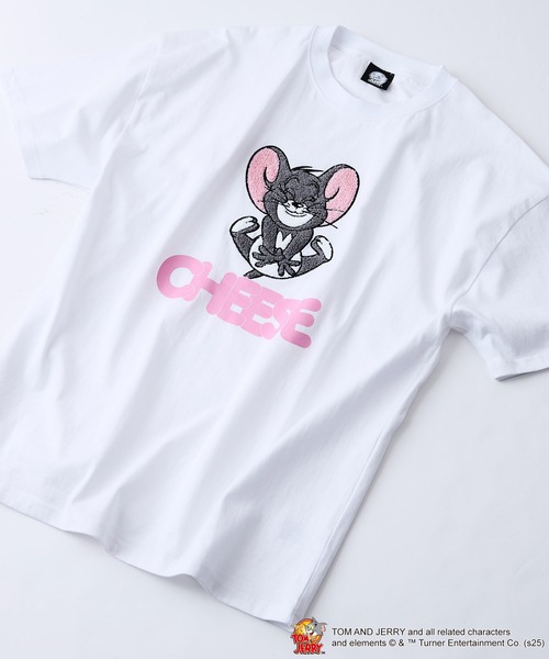 Tom&Jerry(トムアンドジェリー)の「【TOM AND JERRY/トムとジェリー】オリジナルデザインTシャツ ジェリー タフィー ドロップショルダー ビッグシルエット ユニセックス(Tシャツ/カットソー・メンズ・ベージュ系その他/ベージュ系その他2/ホワイト系その他3/パープル系その他3/ホワイト系その他2/ブルー系その他/ベージュ系その他5/ホワイト系その他4/パープル系その他5/ブラック系その他4/ブルー系その他7/ホワイト系その他7/ベージュ系その他6/ブラック系その他6・SMALL/LARGE/MEDIUM/X-LARGE)」の2枚目の写真