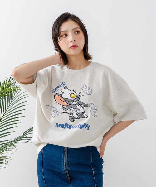 Tom&Jerry(トムアンドジェリー)の「【TOM AND JERRY/トムとジェリー】オリジナルデザインTシャツ ジェリー タフィー ドロップショルダー ビッグシルエット ユニセックス(Tシャツ/カットソー・メンズ・ベージュ系その他/ベージュ系その他2/ホワイト系その他3/パープル系その他3/ホワイト系その他2/ブルー系その他/ベージュ系その他5/ホワイト系その他4/パープル系その他5/ブラック系その他4/ブルー系その他7/ホワイト系その他7/ベージュ系その他6/ブラック系その他6・SMALL/LARGE/MEDIUM/X-LARGE)」の21枚目の写真