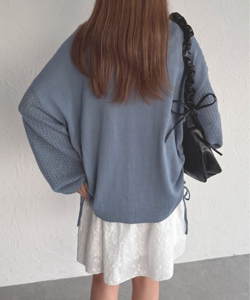 kutir（クティール）の「ハートボタンドロスト透かし編みカーディガン（カーディガン/ボレロ・レディース・レッド/サックスブルー/アイボリー・FREE）」の14枚目の写真