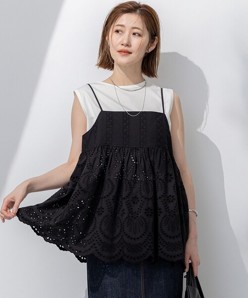 23区 L(ニジュウサンクオオキイサイズ)の「【洗える】コットンエンブロイダリー キャミソール(シャツ/ブラウス・レディース・ホワイト系/ブラック系/ネイビー系・44/46)」の3枚目の写真