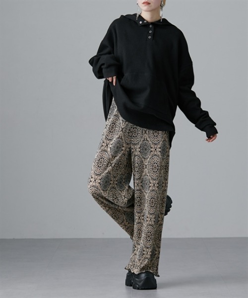 Soiunique（スワユニーク）の「デザイン総柄クリスタルプリーツパンツ［Soiunique］（その他パンツ・レディース・ブラック系1/ブラック系3/ブラウン系/ブラック系2・M/L）」の8枚目の写真