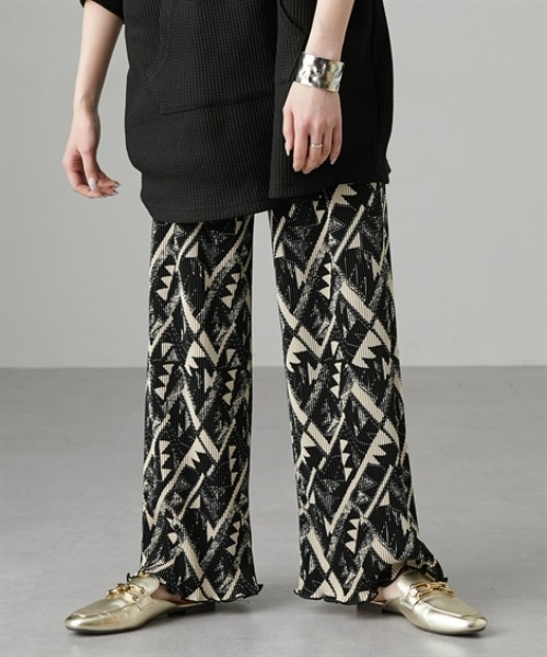 Soiunique（スワユニーク）の「デザイン総柄クリスタルプリーツパンツ［Soiunique］（その他パンツ・レディース・ブラック系1/ブラック系3/ブラウン系/ブラック系2・M/L）」の9枚目の写真