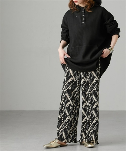 Soiunique（スワユニーク）の「デザイン総柄クリスタルプリーツパンツ［Soiunique］（その他パンツ・レディース・ブラック系1/ブラック系3/ブラウン系/ブラック系2・M/L）」の10枚目の写真