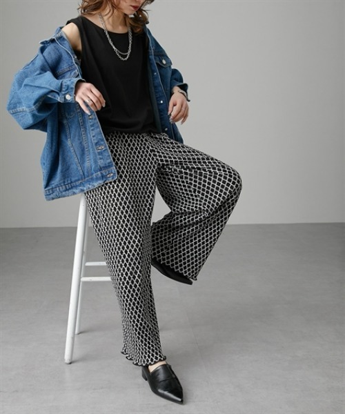 Soiunique（スワユニーク）の「デザイン総柄クリスタルプリーツパンツ［Soiunique］（その他パンツ・レディース・ブラック系1/ブラック系3/ブラウン系/ブラック系2・M/L）」の16枚目の写真