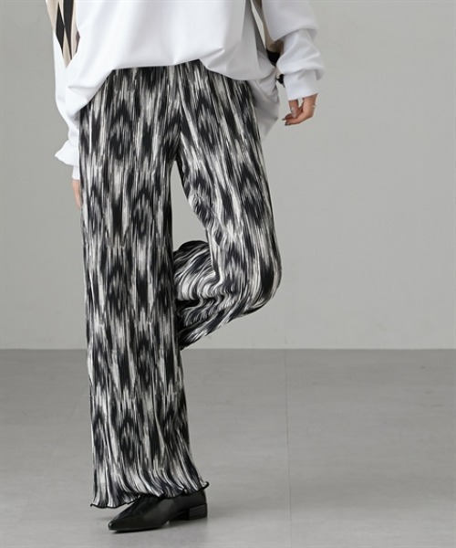 Soiunique（スワユニーク）の「デザイン総柄クリスタルプリーツパンツ［Soiunique］（その他パンツ・レディース・ブラック系1/ブラック系3/ブラウン系/ブラック系2・M/L）」の17枚目の写真