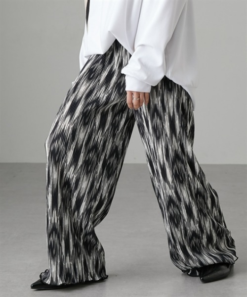 Soiunique（スワユニーク）の「デザイン総柄クリスタルプリーツパンツ［Soiunique］（その他パンツ・レディース・ブラック系1/ブラック系3/ブラウン系/ブラック系2・M/L）」の18枚目の写真